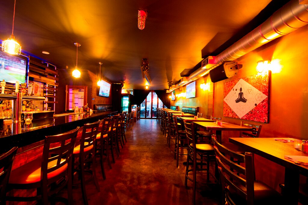 Chill Astoria — food, cocktails, and sports bar atmosphere in Astoria NY